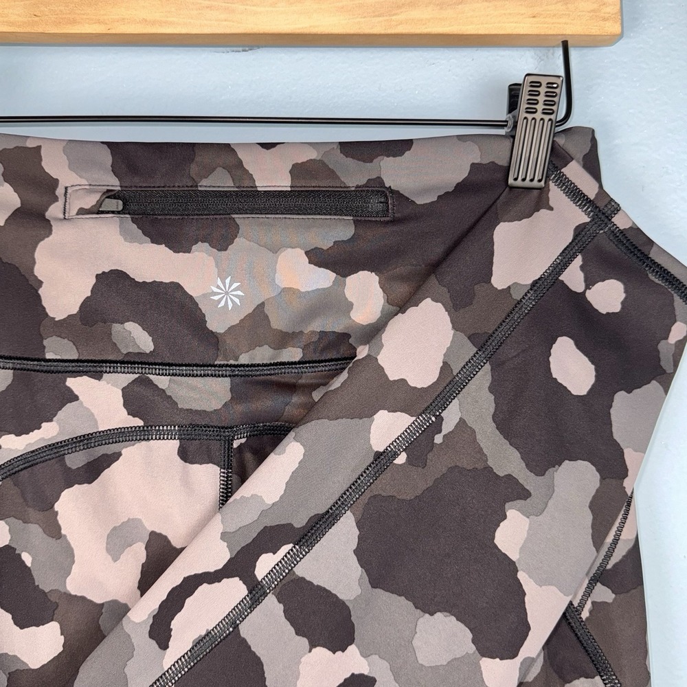 Athleta Lightning 7/8 Tight Women's Size Small Black Camo Leggings Pockets